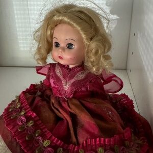 MADAME ALEXANDER COLLECTIBLE DOLL